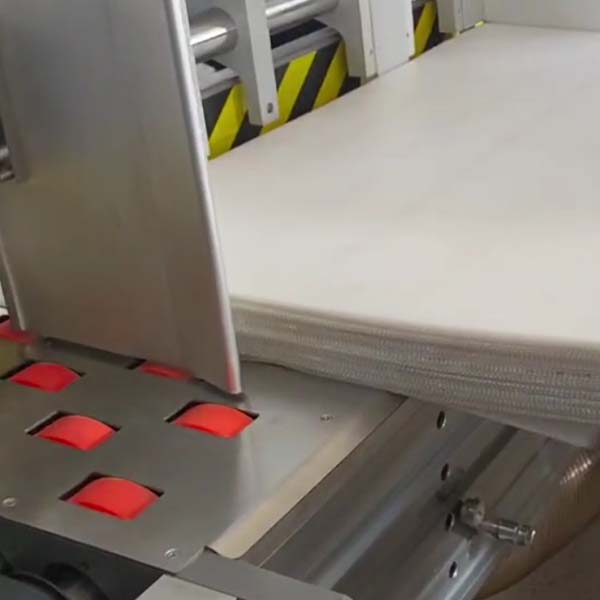 前缘送纸 送E瓦软中空板 运行视频